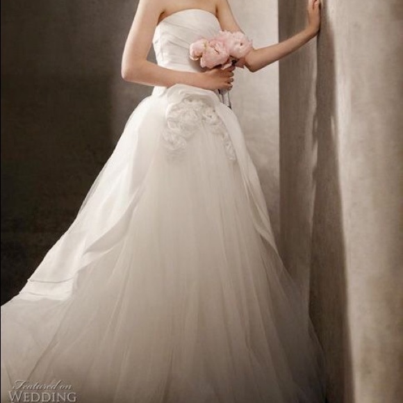Vera Wang Dresses & Skirts - Vera Wang Wedding gown